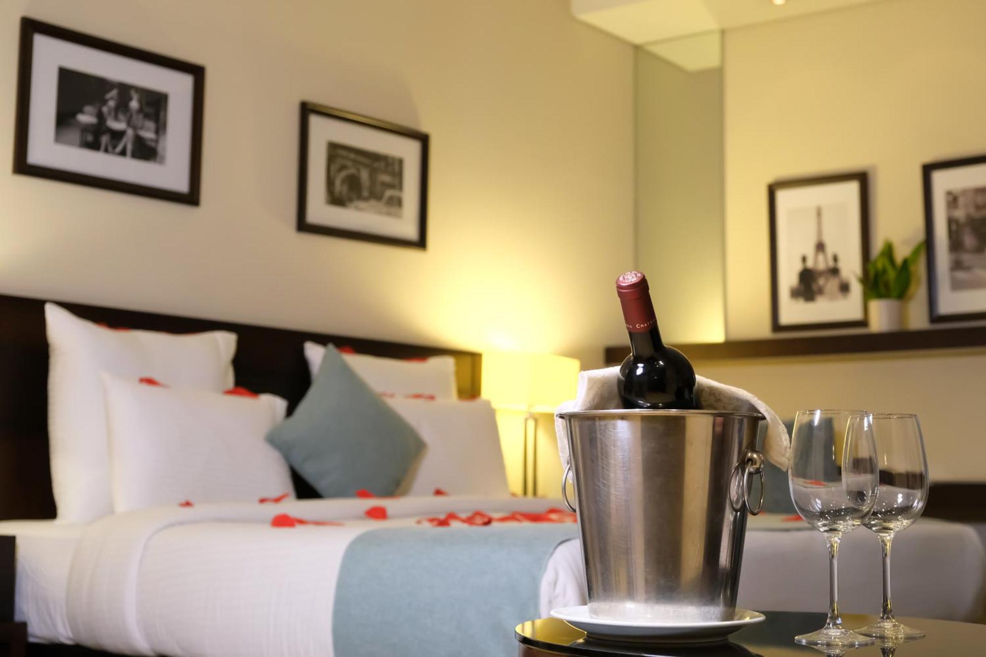 The Parisian Hotel Bejrút Kültér fotó