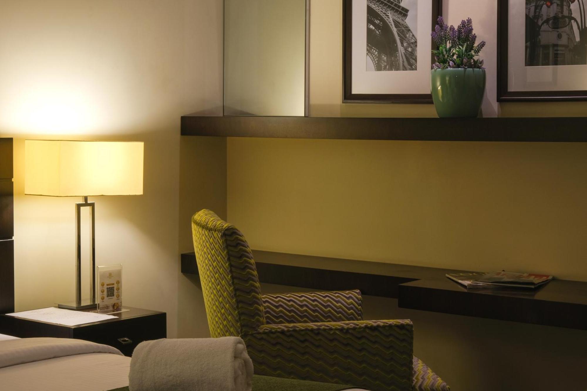 The Parisian Hotel Bejrút Kültér fotó