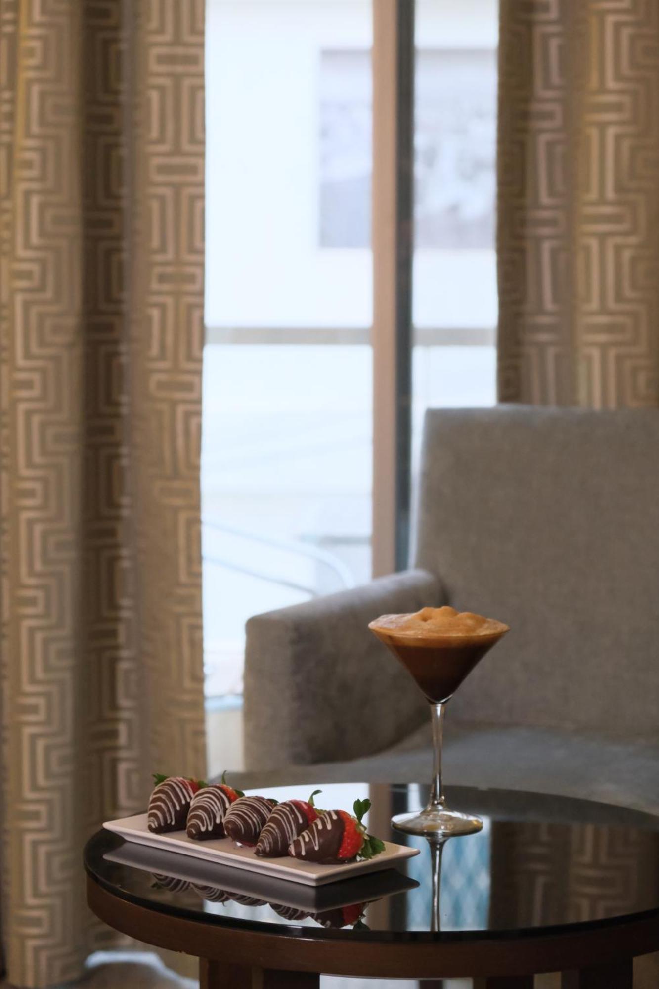 The Parisian Hotel Bejrút Kültér fotó
