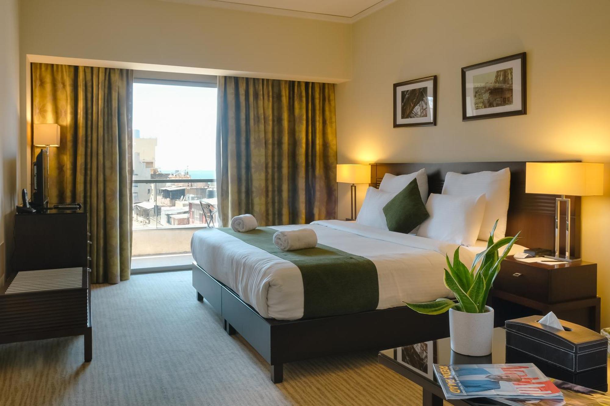 The Parisian Hotel Bejrút Kültér fotó