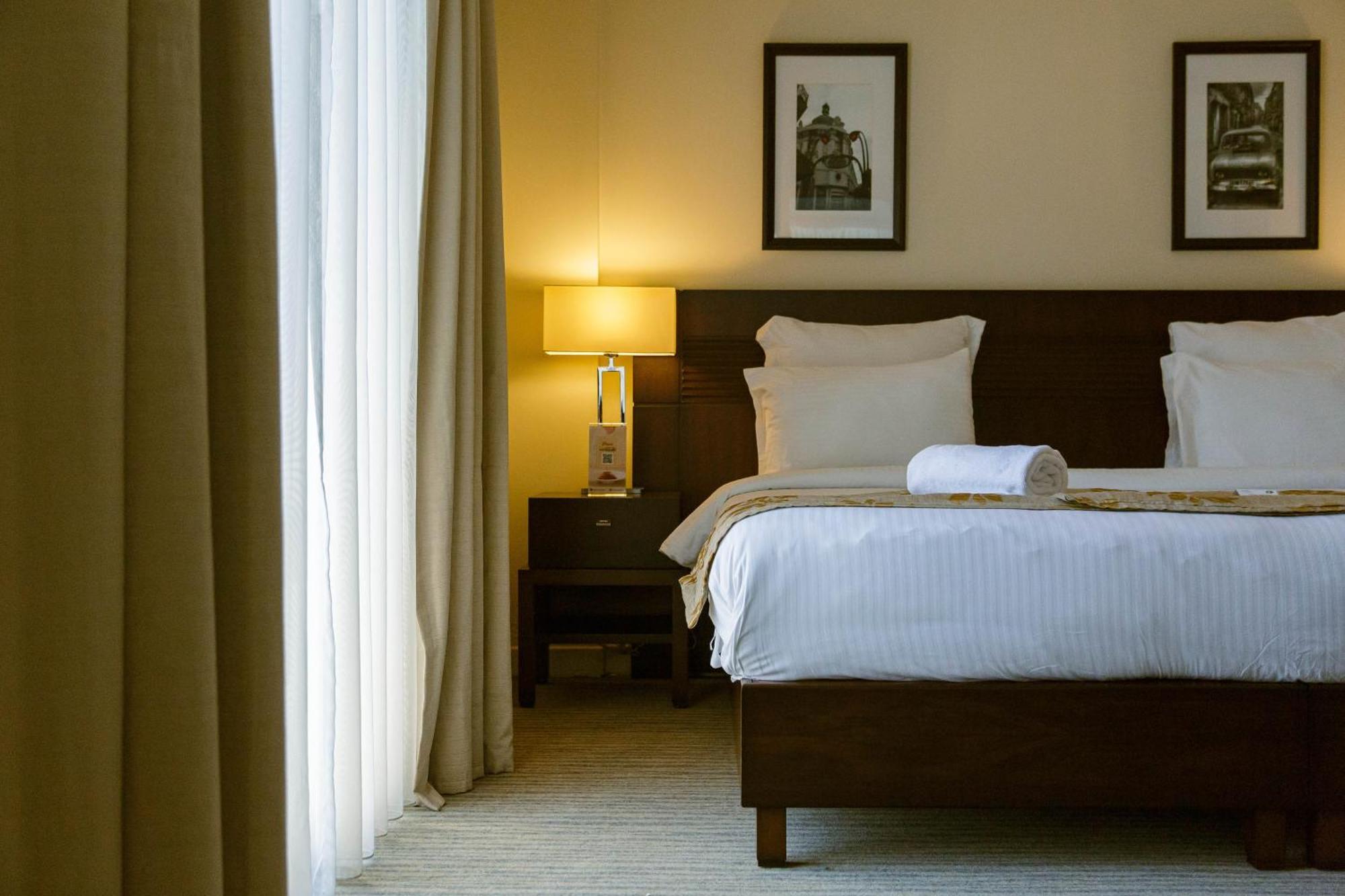 The Parisian Hotel Bejrút Kültér fotó